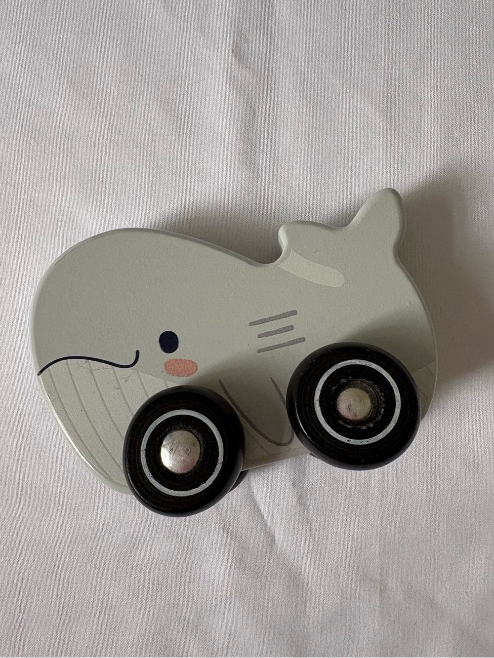 🧸 Gray Whale Pull Toy Car for Kids